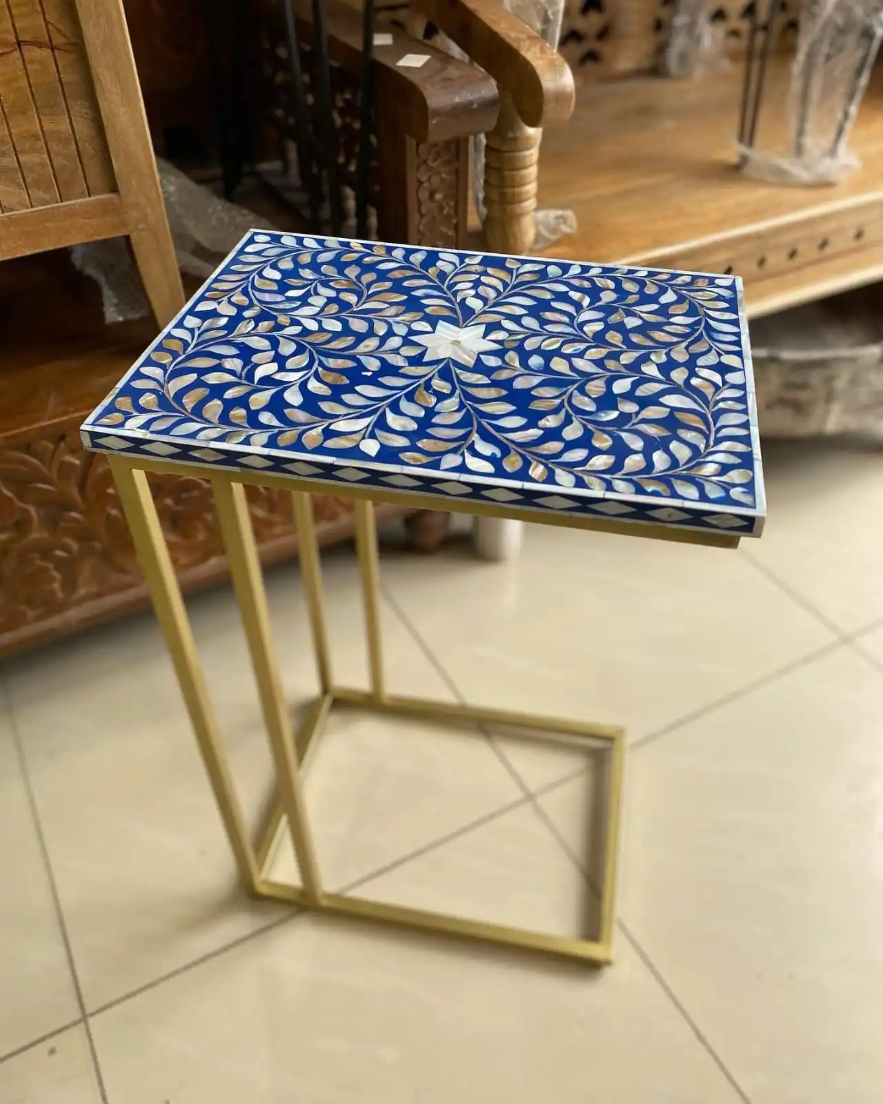 Beautiful Traditional Style Coffee Table Mother Pearl Inlay Brass-Finished Base Featuring Flower Home Furniture Personalized