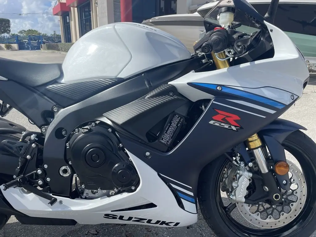 2023 suzuki GSXR750 REAR .jpg