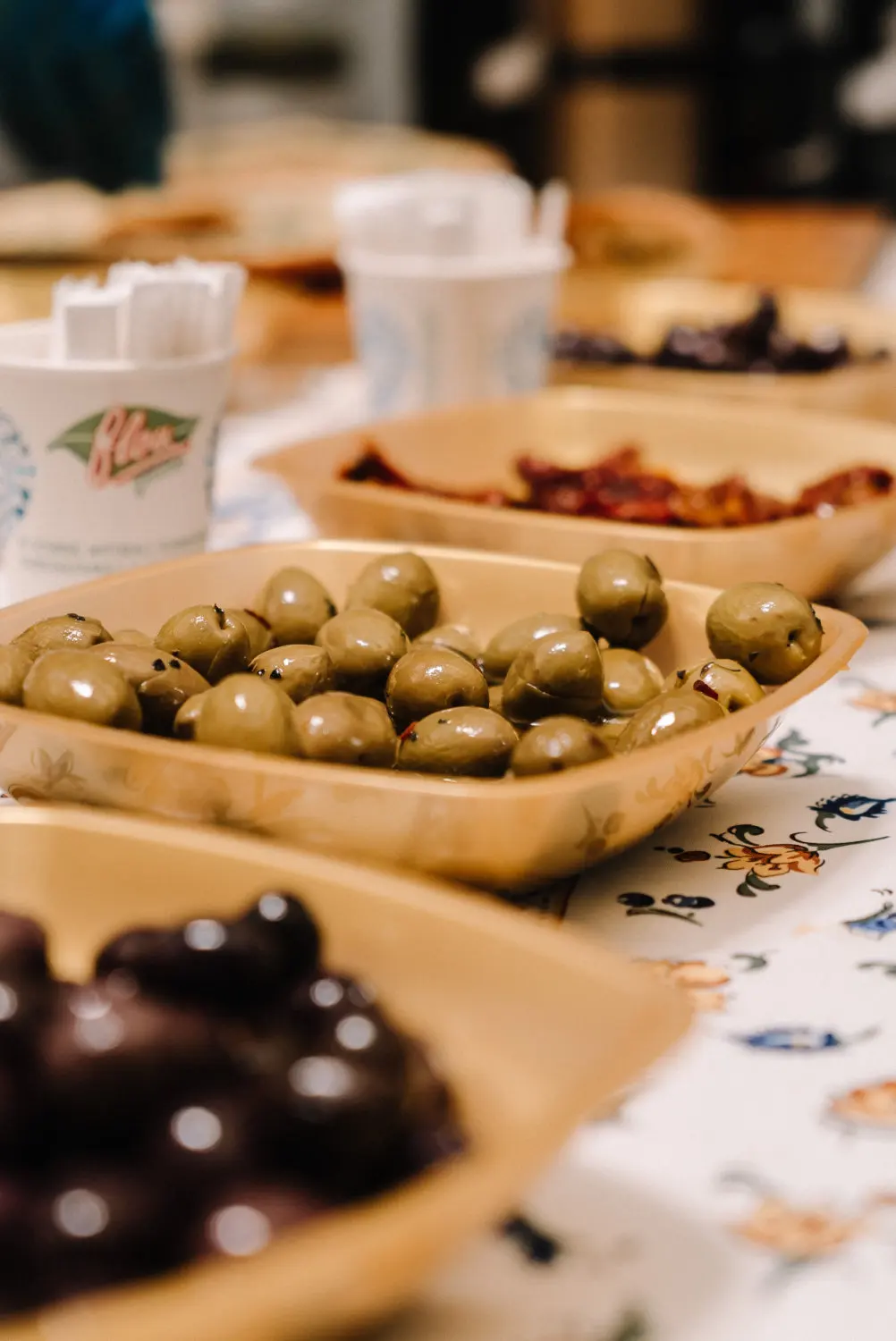 Made in Italy Natural Green Olives With Pickle Vegetables in 3,5Kg Bucket Perfect as Appetizer