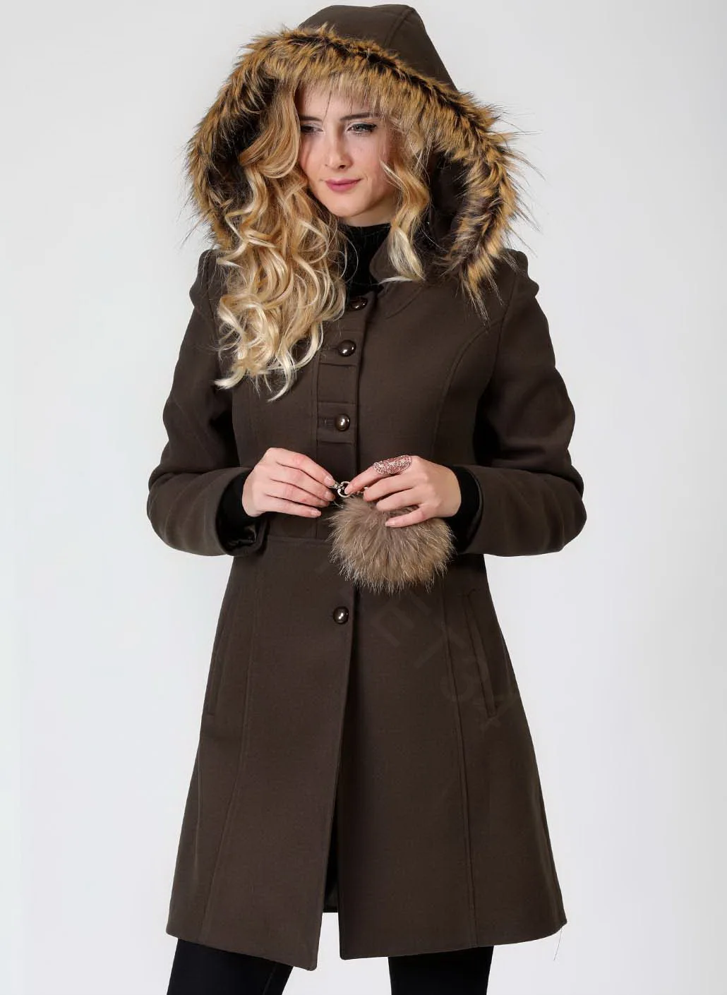 Winter New Arrival Vinyl Cropped Puffer Down Jacket Women Clothing Waterproof OEM Cotton Shell agile supply chains