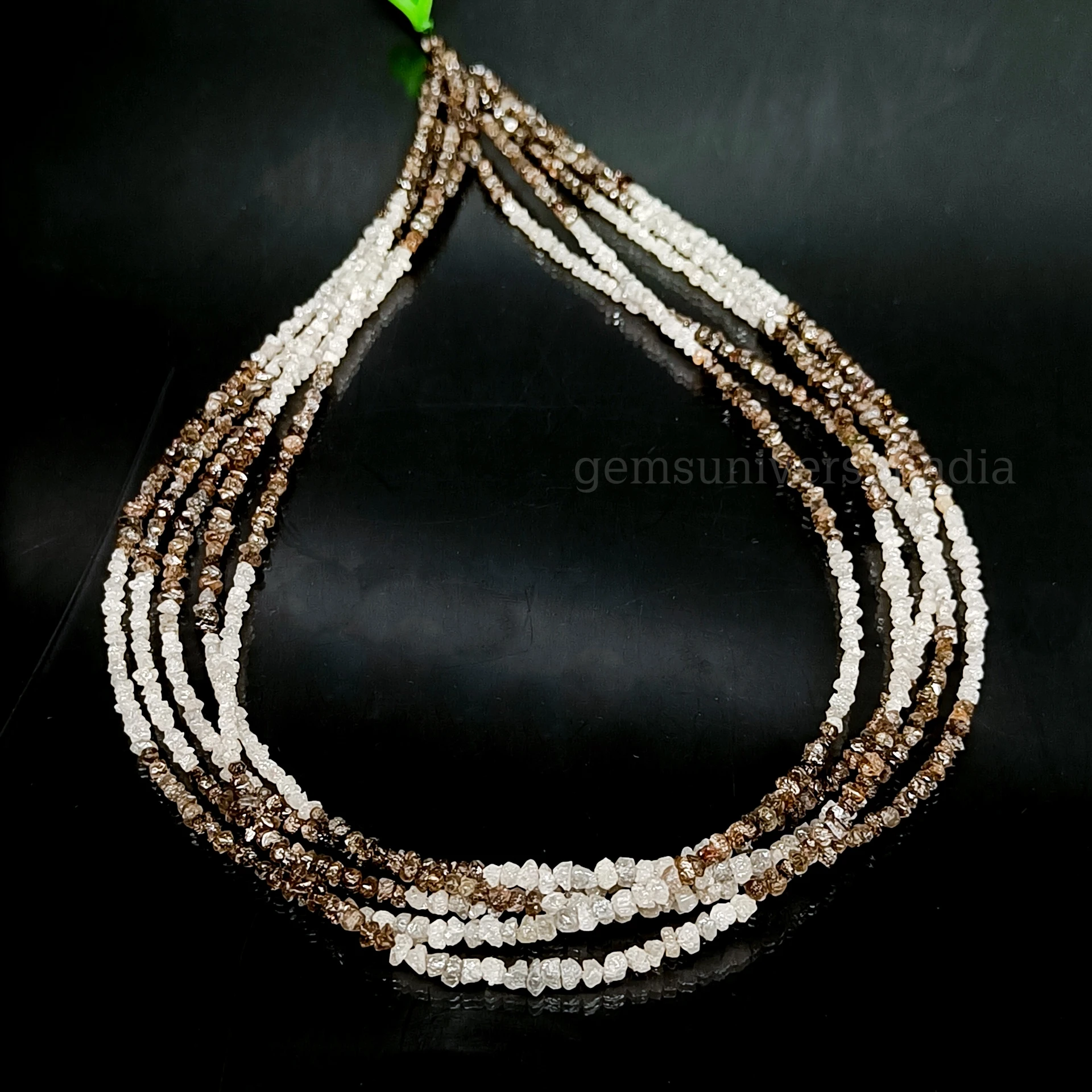 Натуральные белые и коричневые алмазные неограненные бусины многогранные для изготовления ювелирных изделий необработанные оптом Индия