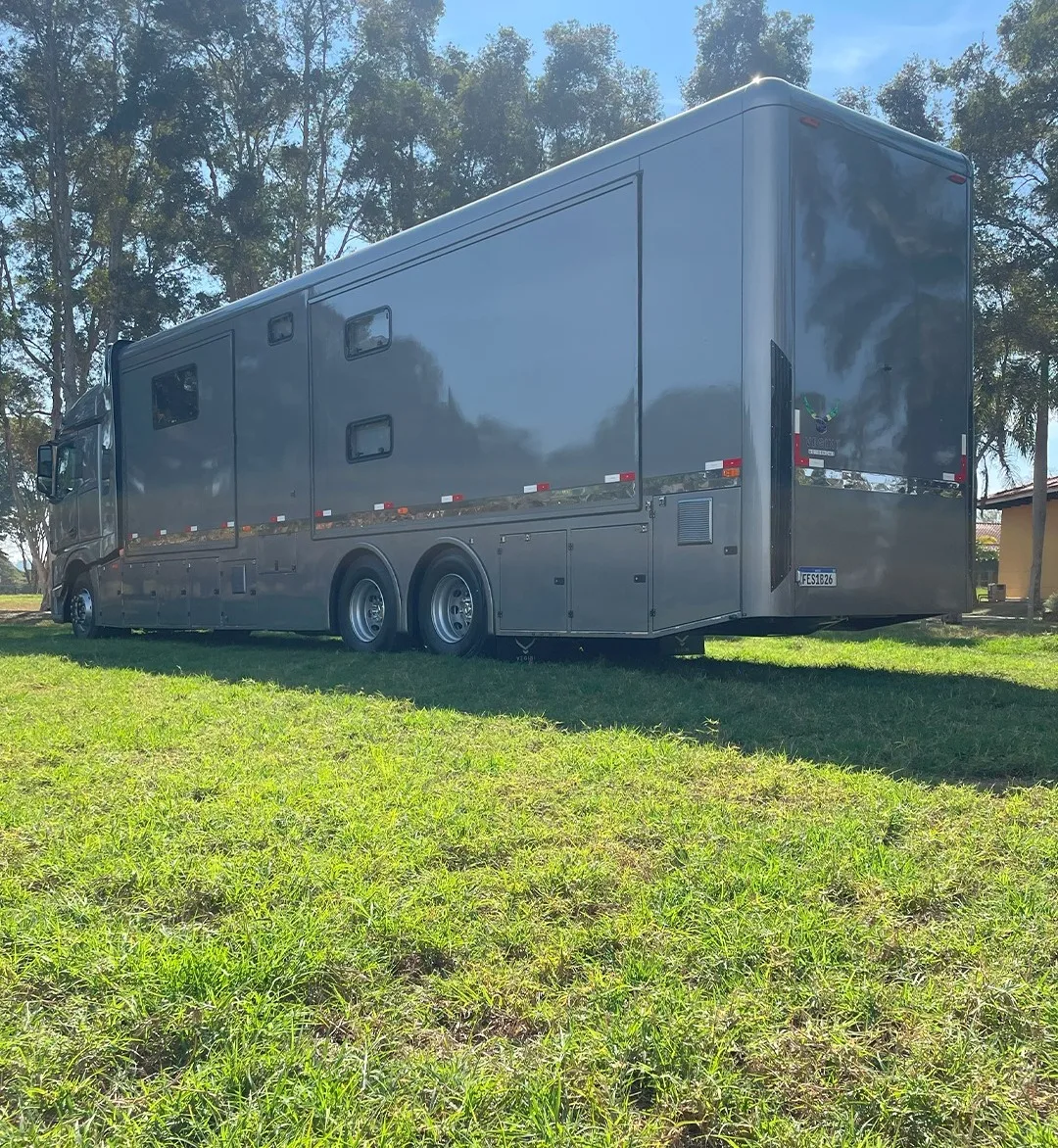 Spacious Motor Home at a Great Price-Ideal for Road Trips