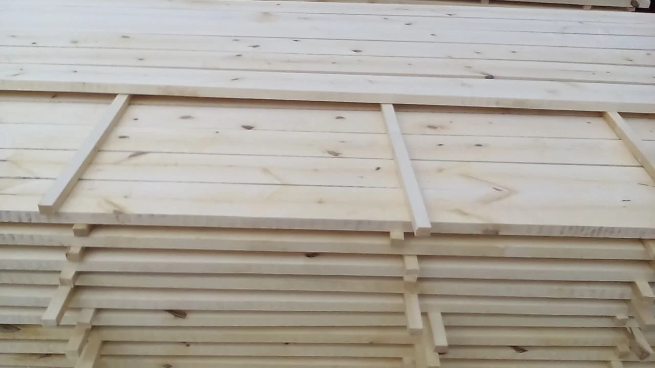 Wholesale Birch Edged Wooden Board Timber Lumber Solid Board Industrial Wood For Construction Wooden Planks
