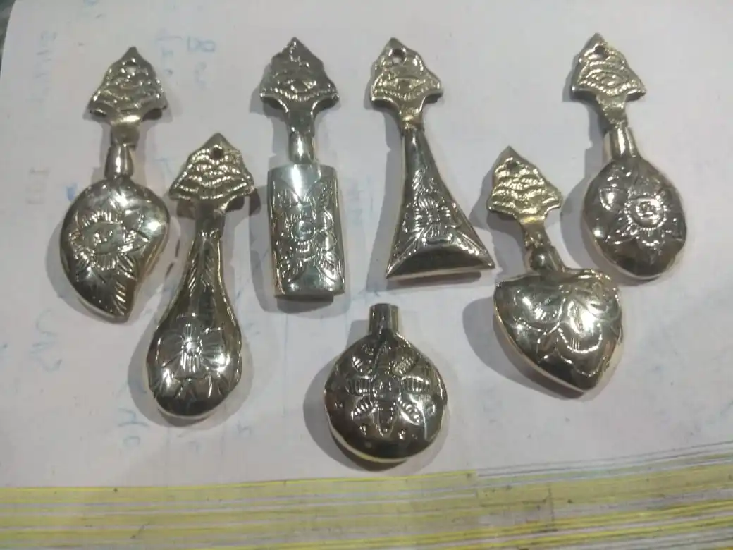 Brass Designs Eye Liner Box Surma Dani Pots Women Makeup Design Natural Eye Powder Storage Shiny Silver Pots d