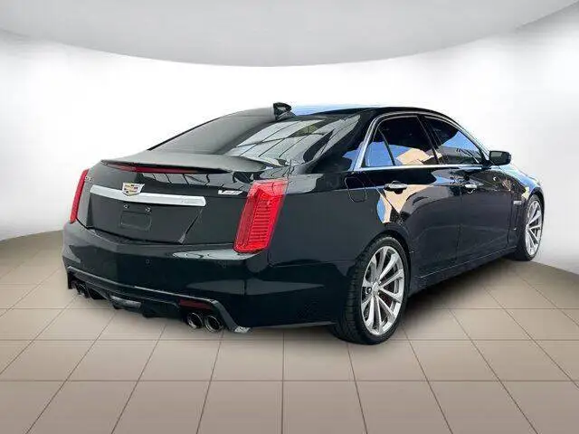 Самая низкая оптовая цена C a d i l c CTS-V 4dr Седан для продажи подержанных автомобилей.