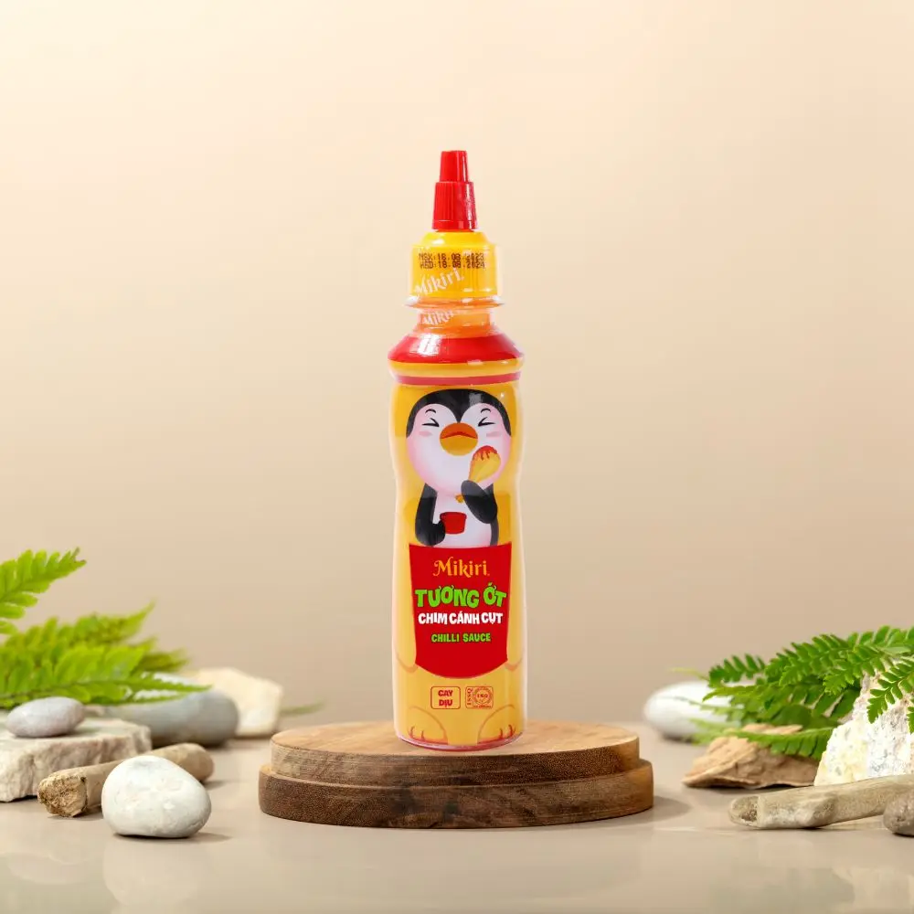 Style Asia Sauce Chilli Sauce 230g Packing Bottle PET Spicy Taste Quality Tasty Color Red Style Sauce Ingredient Chilli Farm
