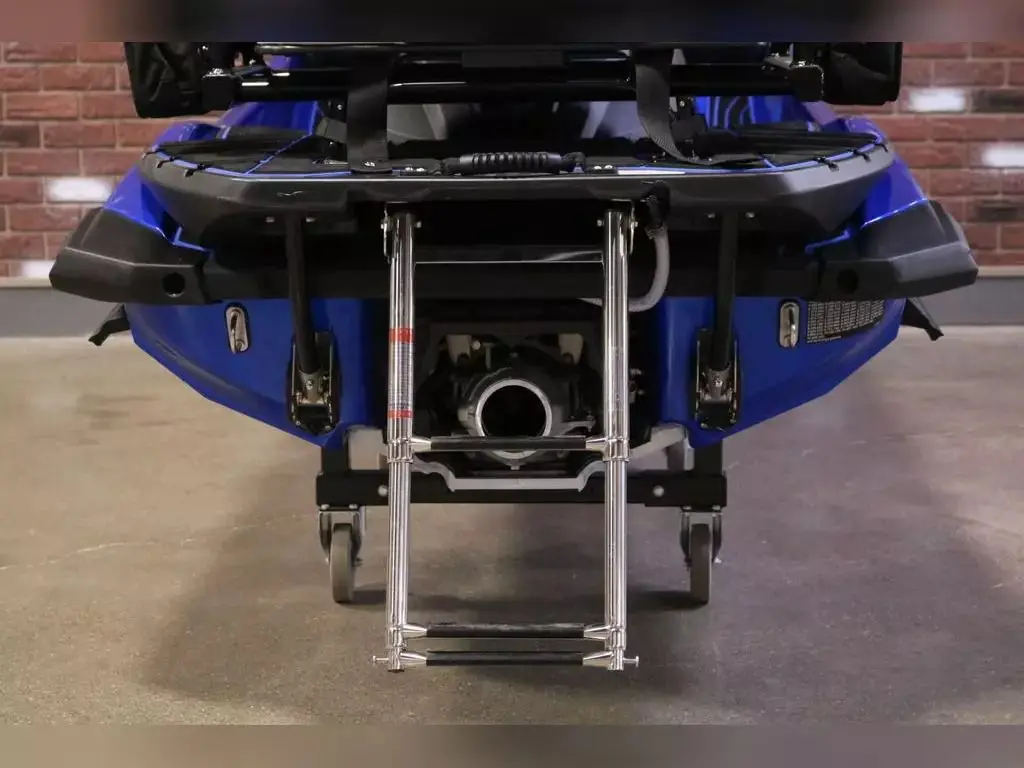 FREE SHIPPING Y A M A H A WAVERUNNER GP 1800R SVHO JET SKI + FREE TRAILER  EXCLUSIVE MODEL