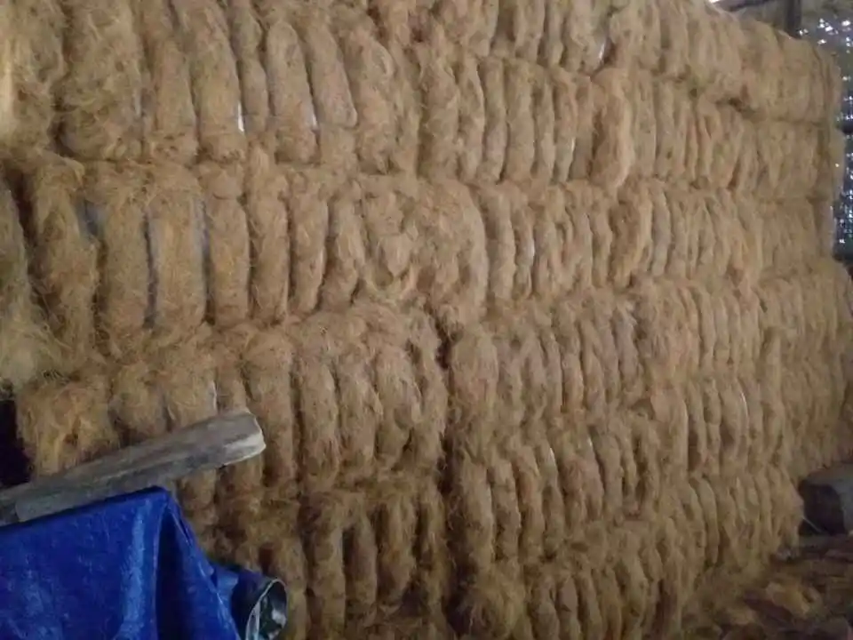 Husk fiber Extracted from The Outer Husk of Coconut Used in Many Products and Many Applications