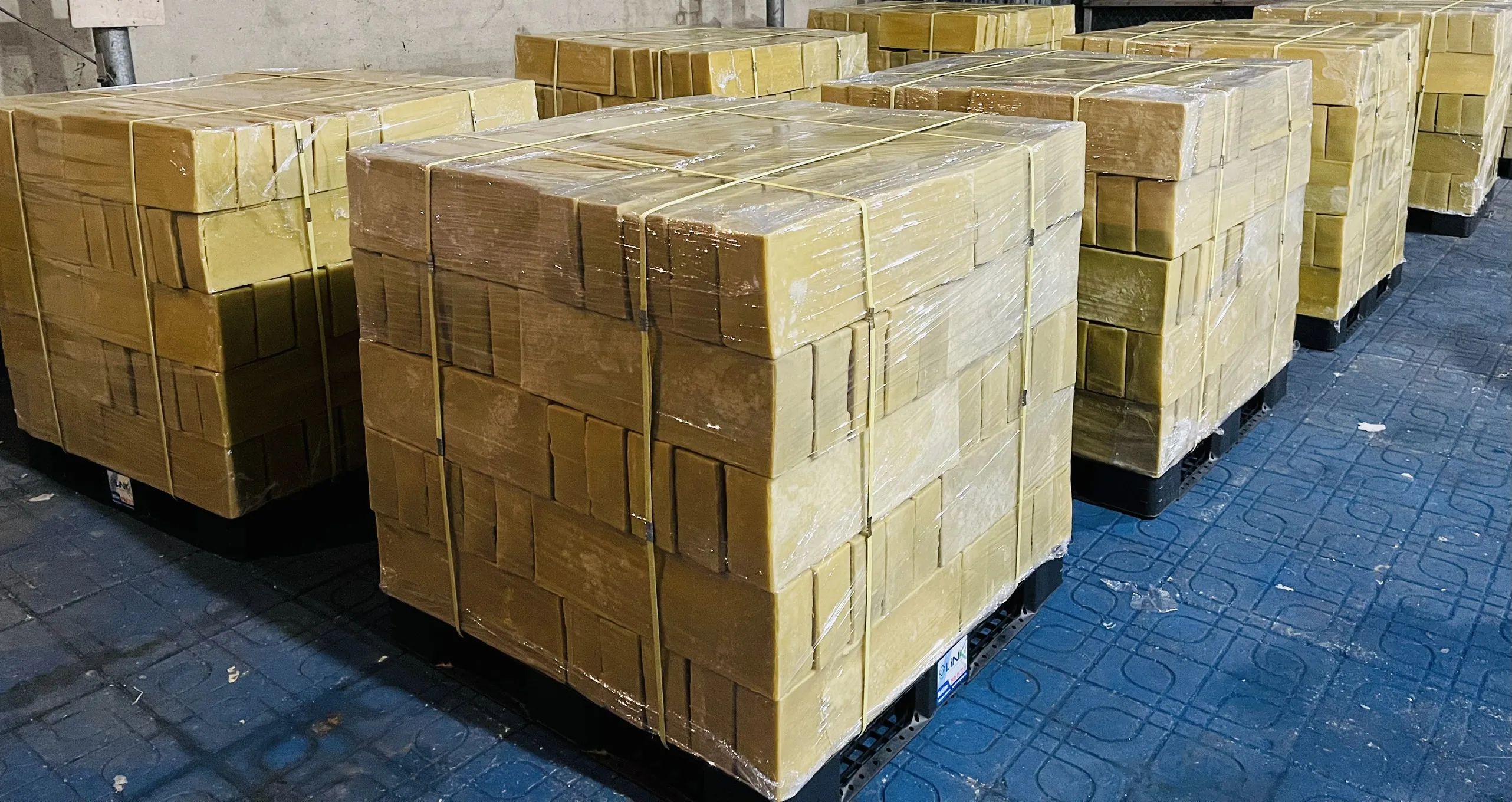 Common Beeswax For Medicines Food And Beverage Manufacturing And More From Vietnam Top Supplier Tasabee