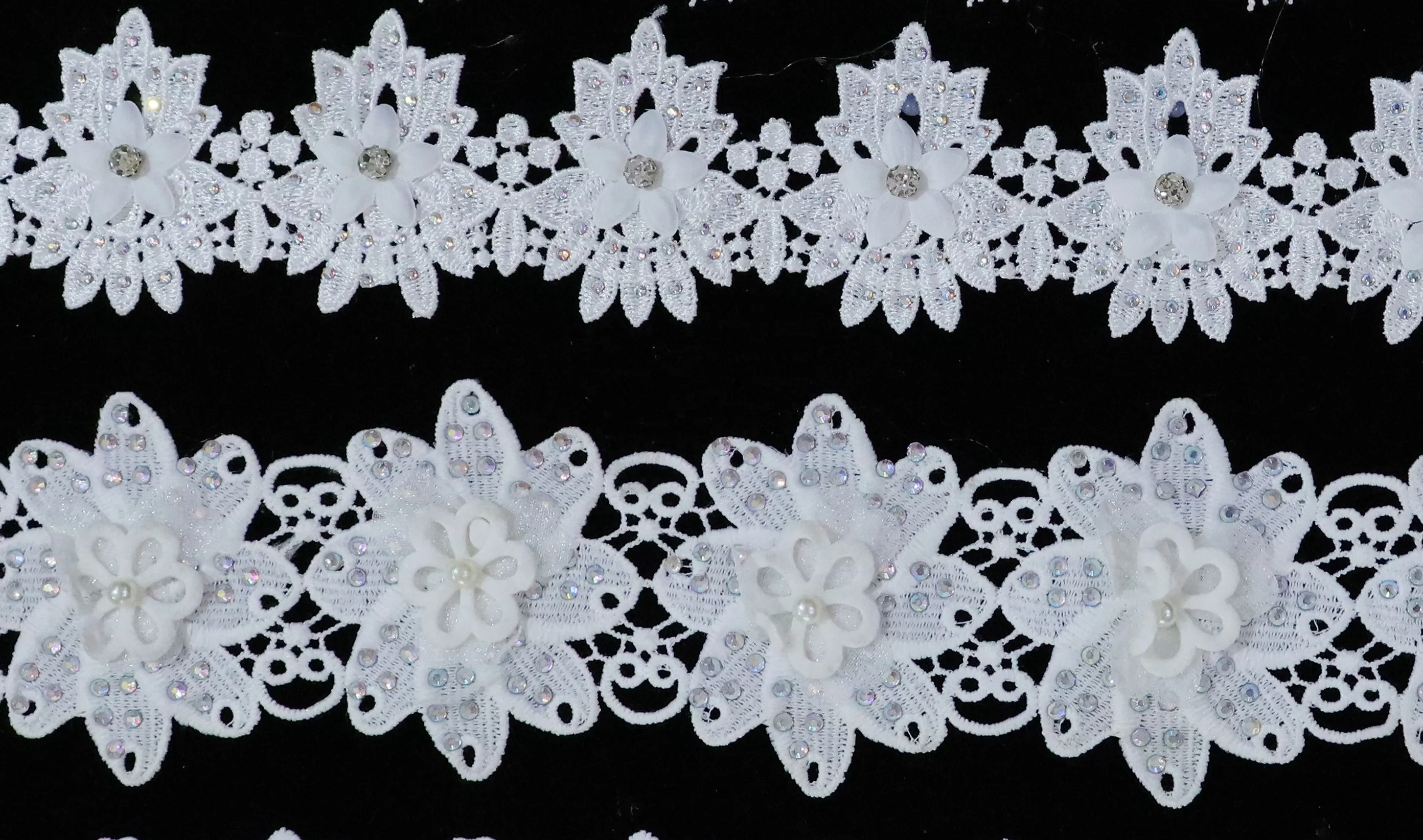 Ribete de diamantes wholesale shiny rhinestones 3d flower lace trim bridal white sequin nylon lace trim for lingerie decoration