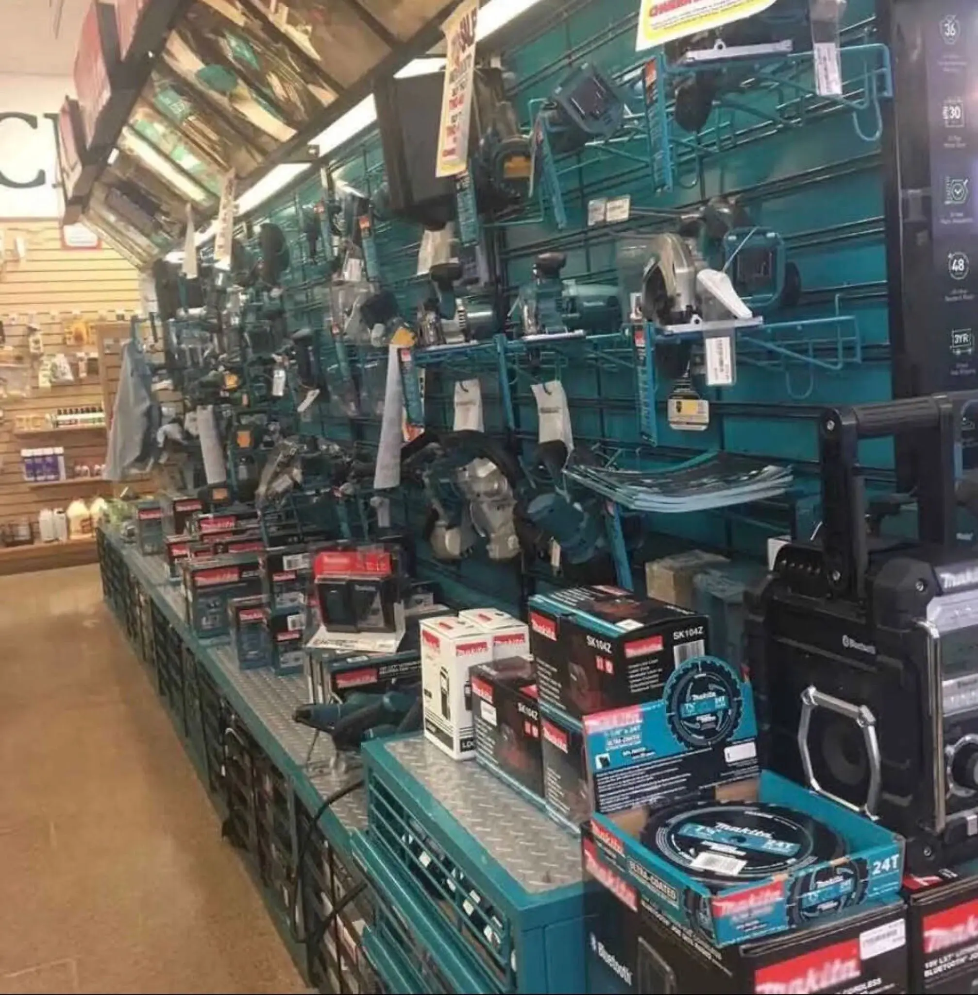 Wholesale Makitas LXT1500 18V LXT Lithium-Ion Cordless 15-Pc. Combo Kit complete tool