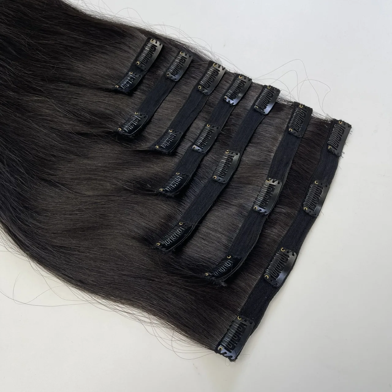 Hot Selling Human Hair Wholesale Super Double Drawn Natural Straight Wavy Clip in Hair Extensions Raw Vietnamese Hair