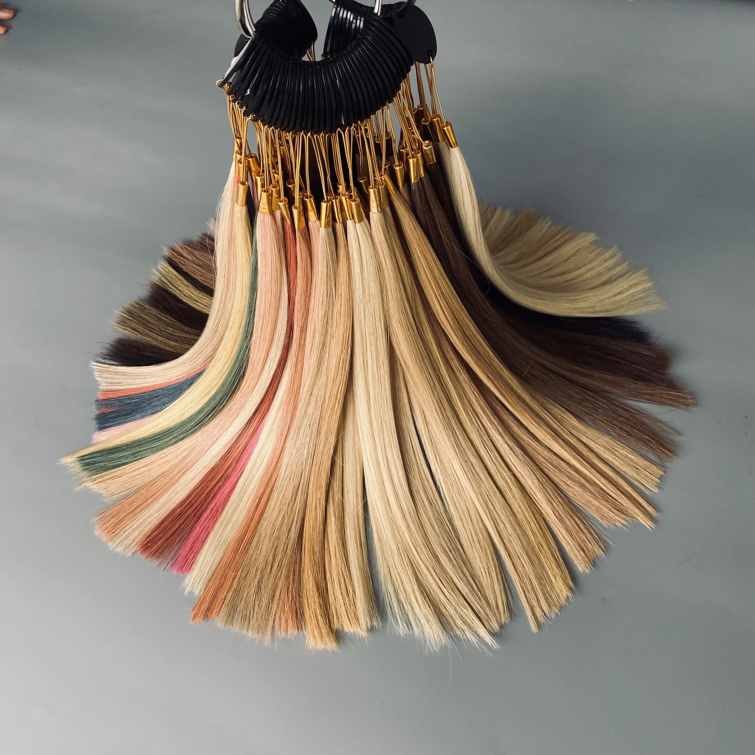 Диаграмма более 70 цветов для парикмахерской и магазина наращивания волос 100% Необработанные натуральные человеческие волосы вьетнамские пучки