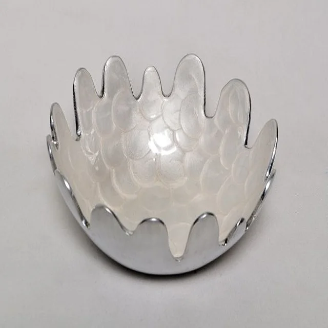 Silver Metal Silver Colored Designing Ware Fancy Latest Stylish Ware Serving Bowls