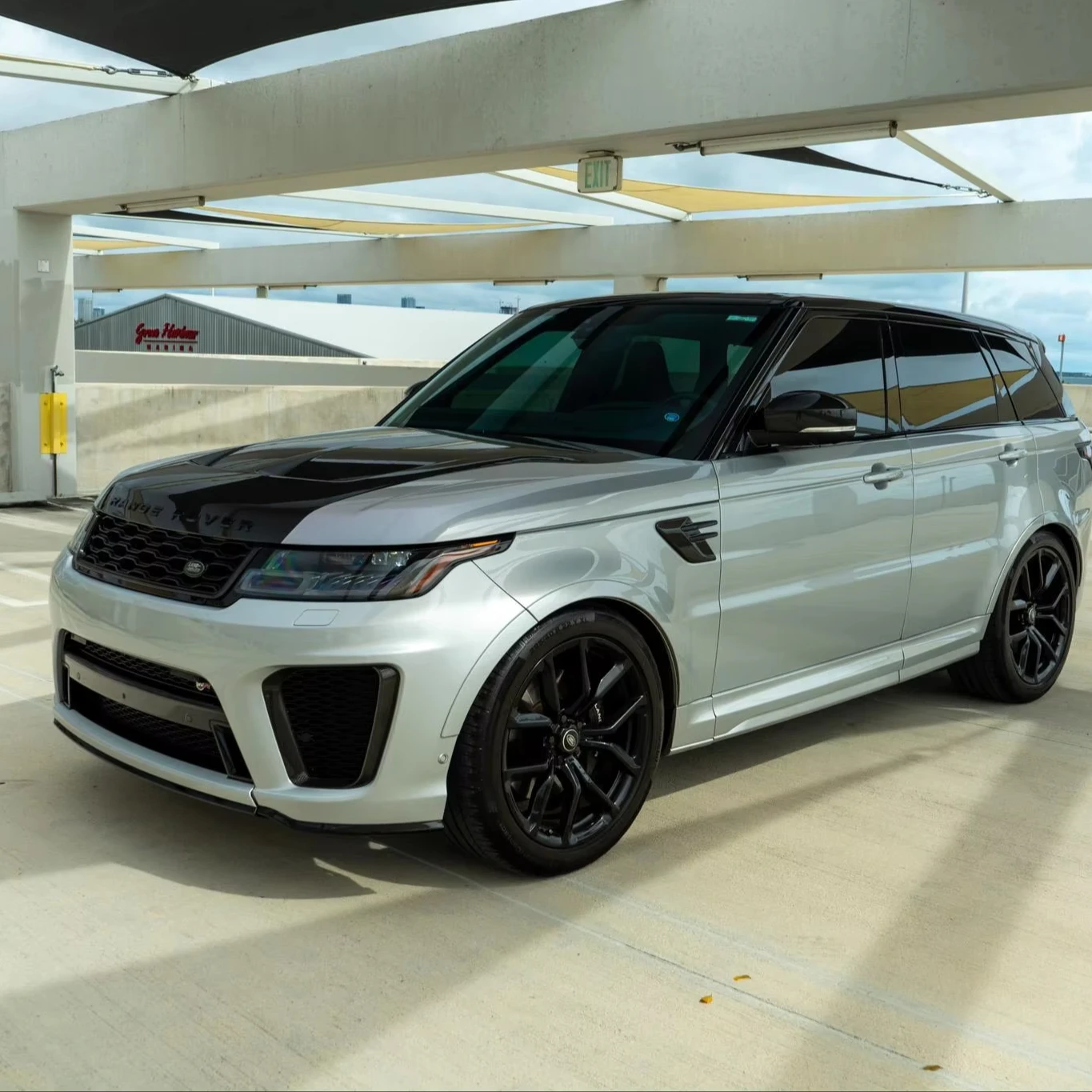 2018 Range Rover Sport SVR 575 л.с. с наддувом V8 полный рабочий день 4WD в основном не модифицированный для продажи