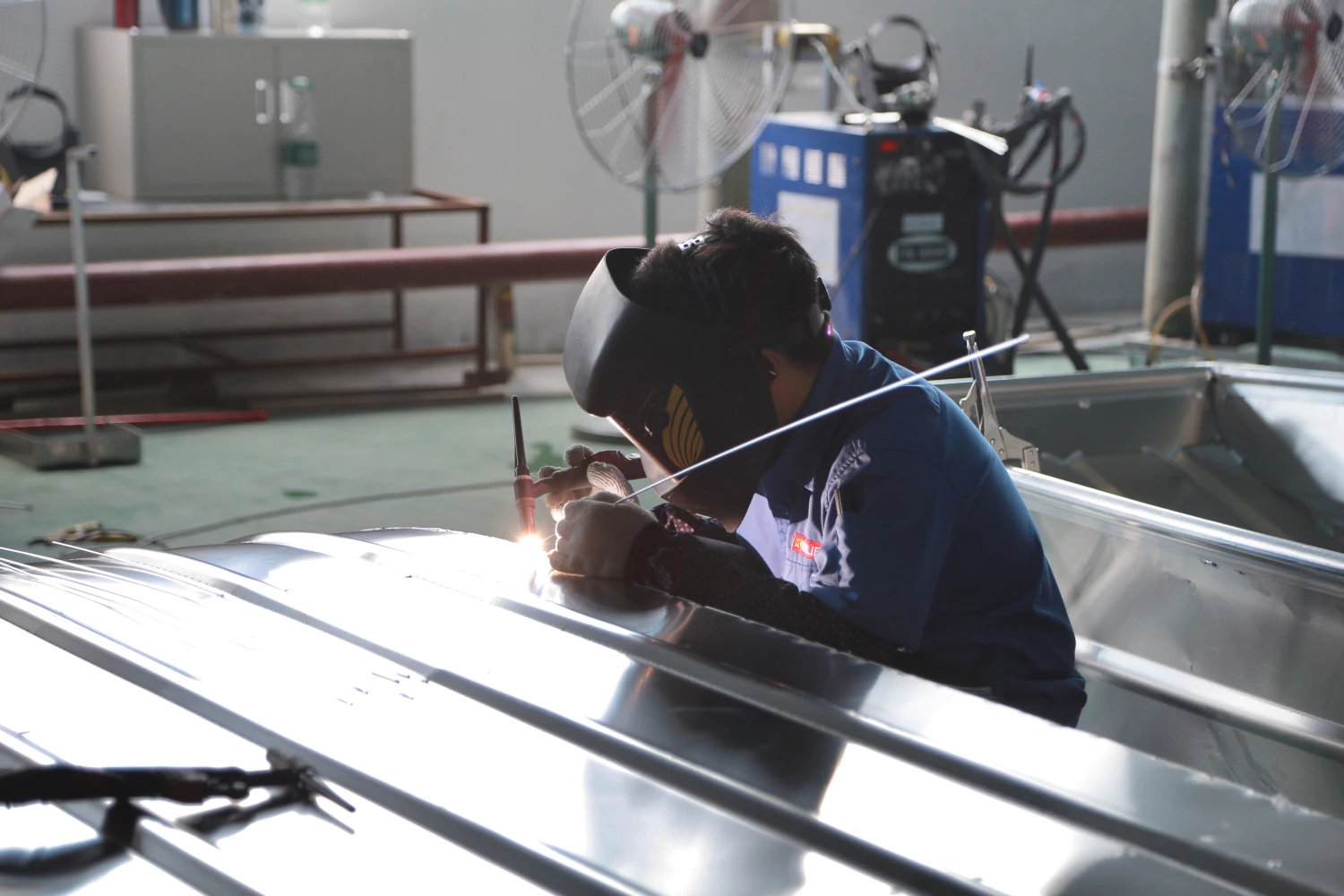 2022 Kinocean Mini Yacht New Central Console Aluminum Fishing Boat with Outboard Engine Diesel Fuel Type