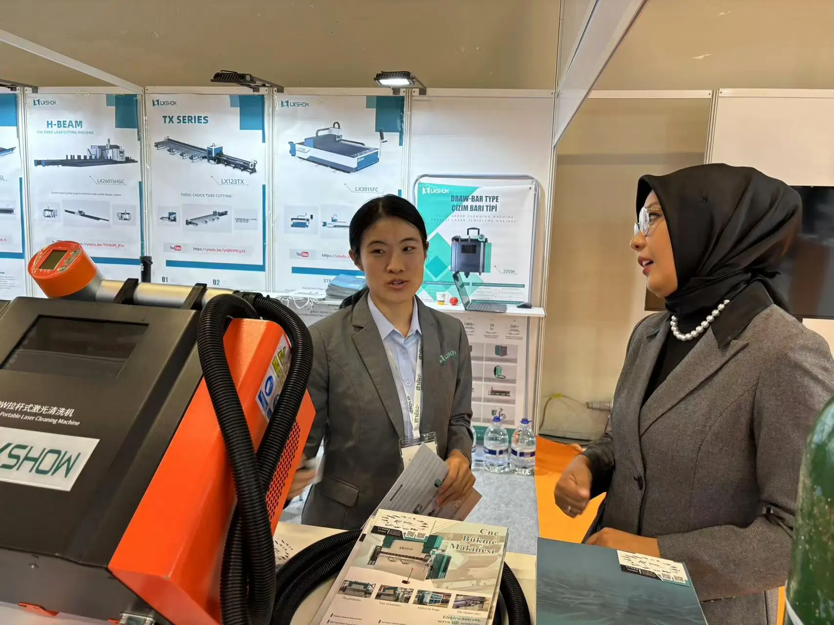 2000W Pipe Laser Cutting Machine Manufacturer Metal Tube Laser Cutting Machine For Stainless Steel Round Pipe