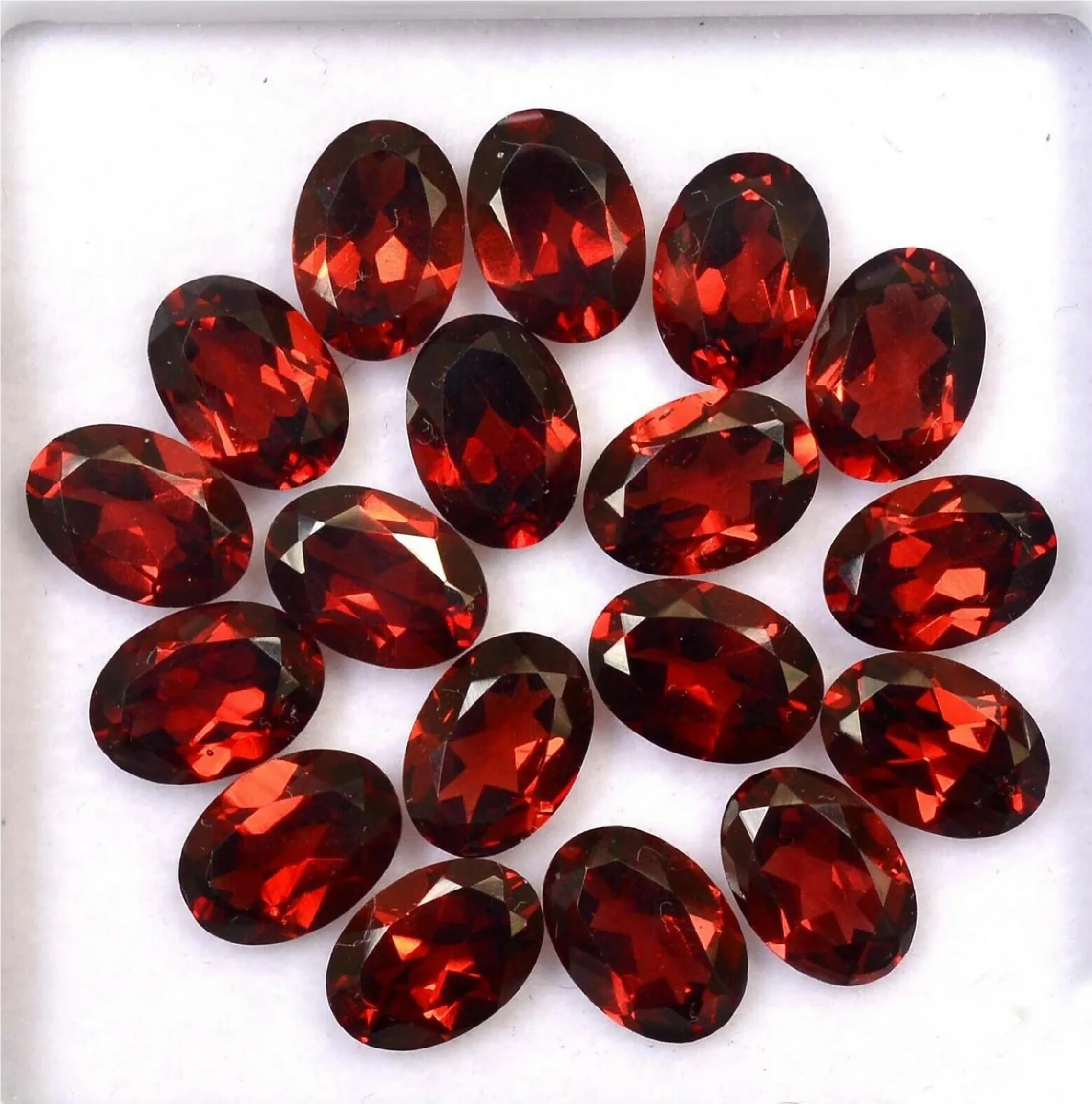 High Quality Red Mozambique Garrnet Cut Shape Size Oval Round Pear Faceted Garnet Gems loose Stone