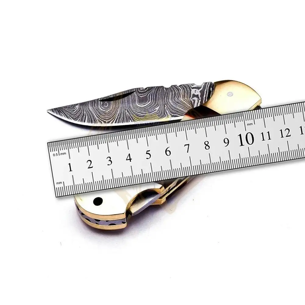 Customizable Folding Pocket Knife Outdoor Camping Hunting Handmade New Design Damascus Steel Blade Wood Resin Chemical Knife