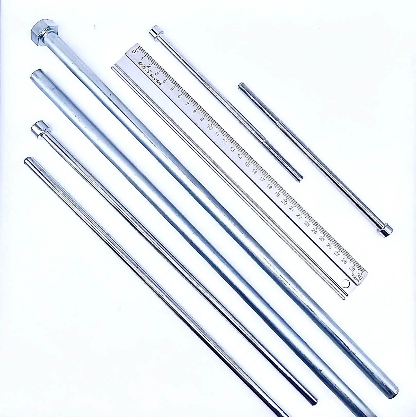 Винты, болты и крепежи специального назначения большого размера