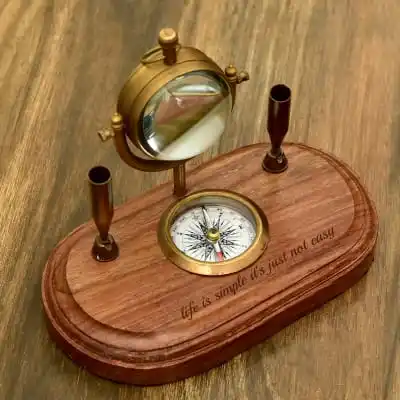 Antique Brass wooden Table Pen Holder With Compass And Arrow table decorative pen holders at low price