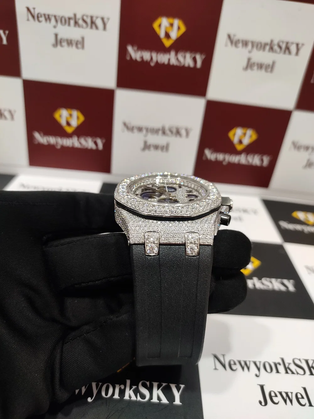 Wholesale Price Custom VVS Clarity Moissanite Diamond Studded Hip Hop Iced Out Bling Wrist Watches For Men Pass Diamond Tester