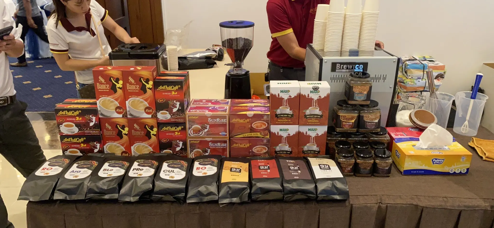 3 In 1 Coffee Mix Strong Coffee Robusta Base Box ISO HACCP Sugar Creamer Sweetened Cheap Price For Vending Machine Wholesale