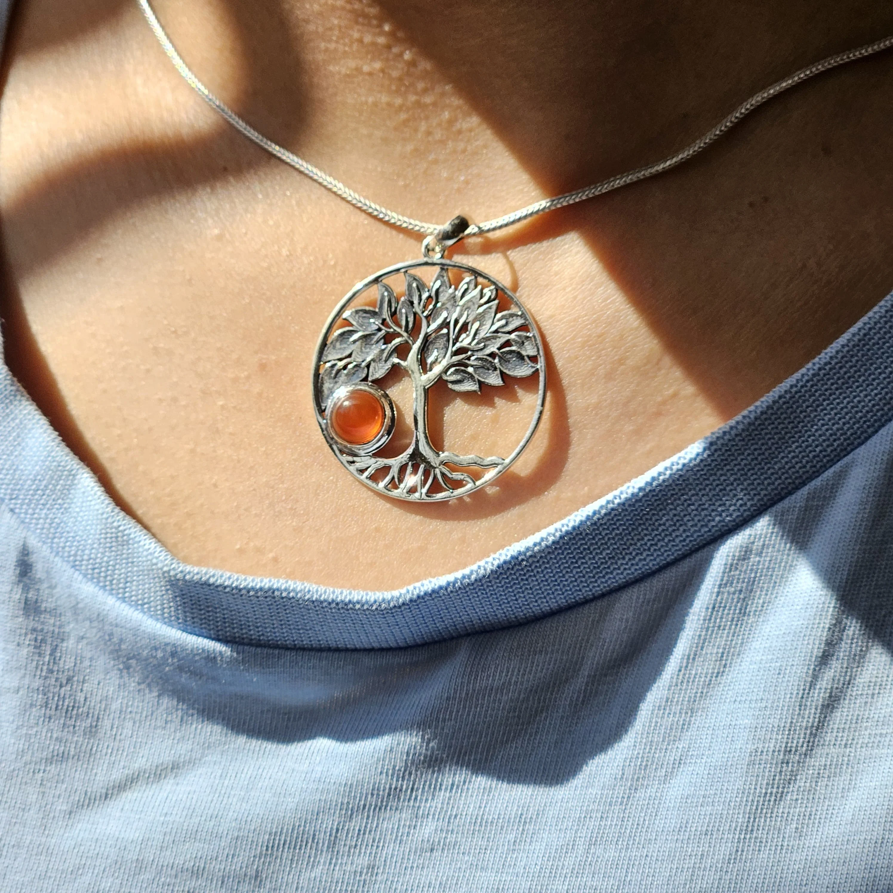 Attractive carnelian tree silver pendant