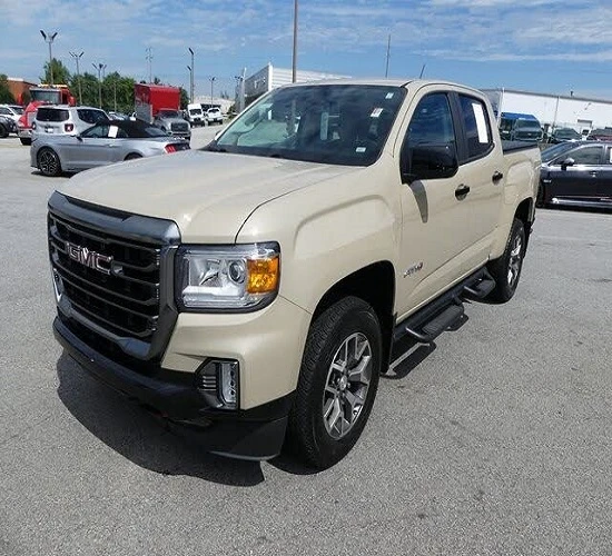 Новый GMC Canyon AT4 внедорожный выпуск с дополнительным клиренсом