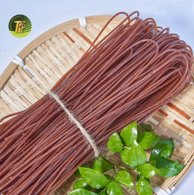 Вермишель из коричневого риса-естественно без глютена с богатыми питательными веществами приготовленные во Вьетнаме