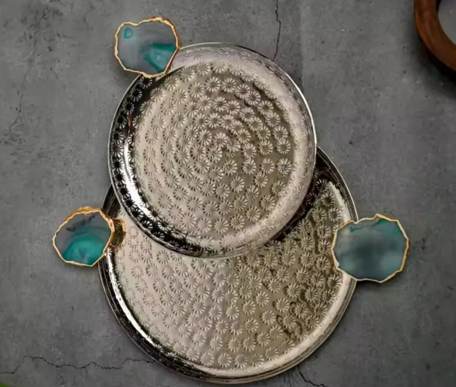 Custom Finished round Serving Tray with Handle Metal Bulk Supplies for Hotels Direct from Factory