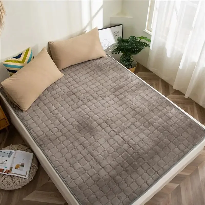 Bed Pad Anti Dust Mite Non-Toxic Sustainable Cozy Comfortable Waterproof Mattress Topper With Plain Pattern