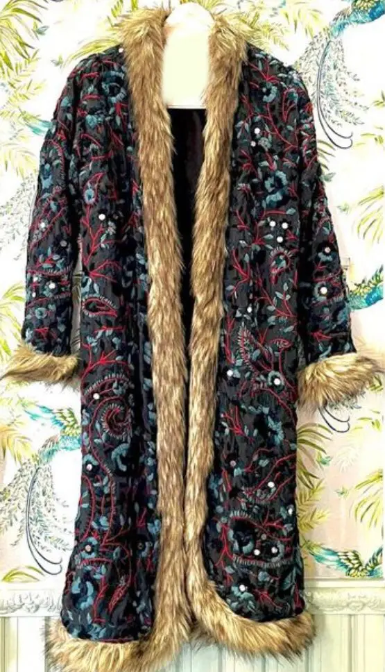 Fur New Design Loose Size Cashmere Coat Winter Women Warm Fashion Belt Coat Oversize Hooded Long Wool Coats Fox Vintage