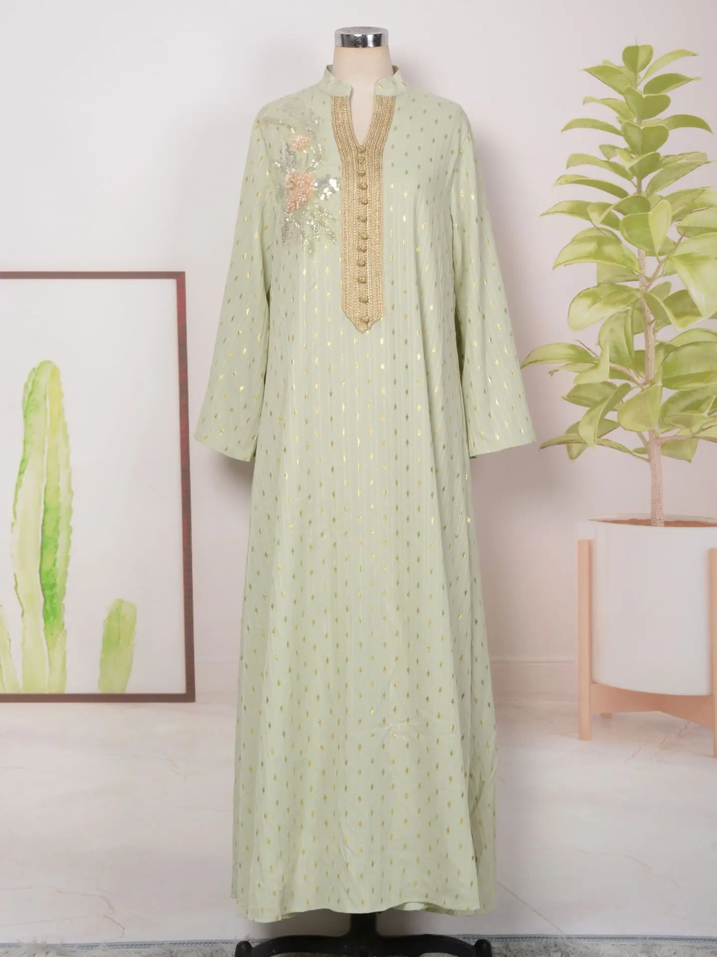 2099 Kuwii Factory Supply 3 Colors 2024 Middle East Hot Gold Beaded Abaya Turkish Robe Muslim Women Abaya Dubai Islamic Clothing