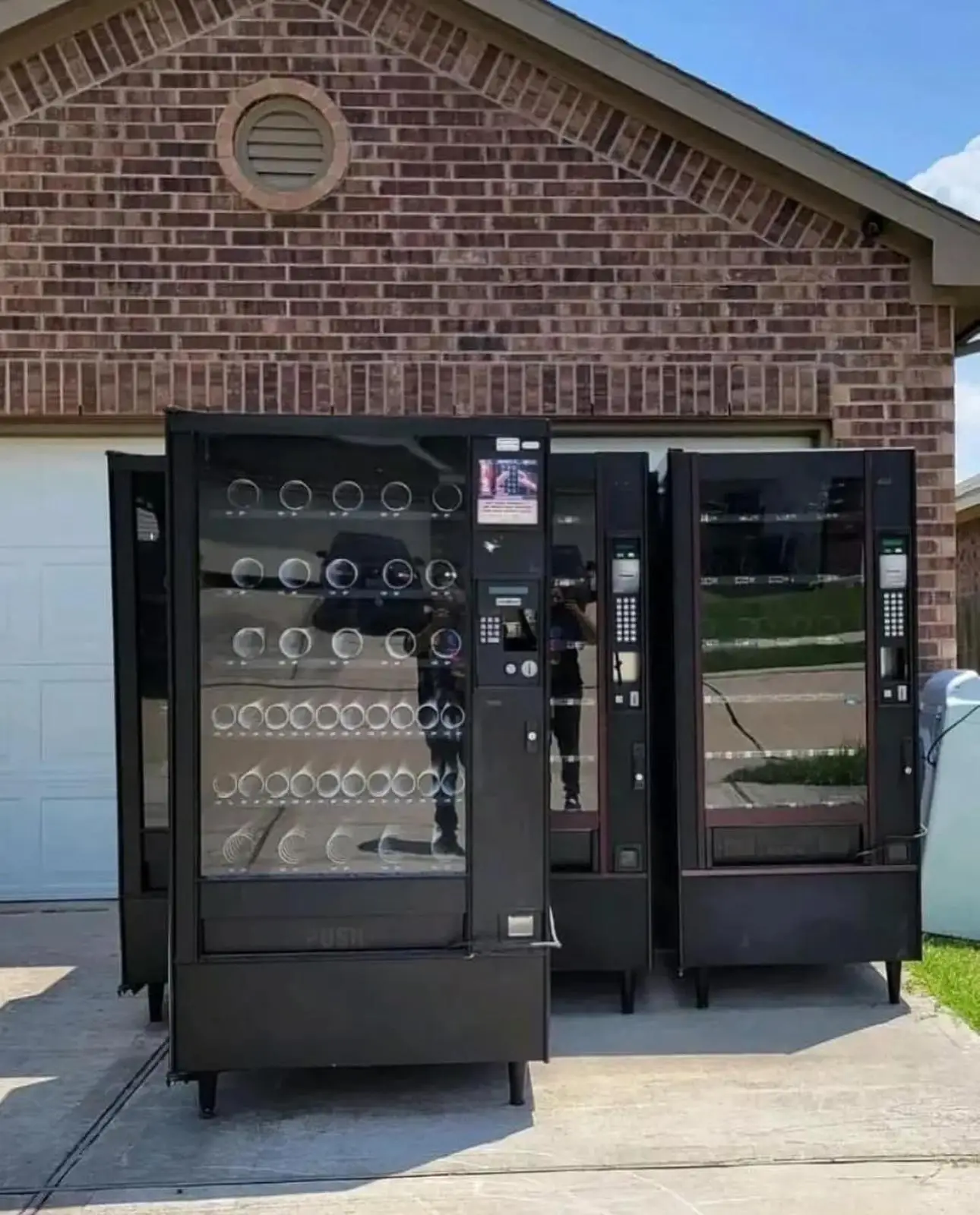 Best Design Original Popular Snack Drink 22 Inches Combo Vending Machine Instant Noodle Vending Machine