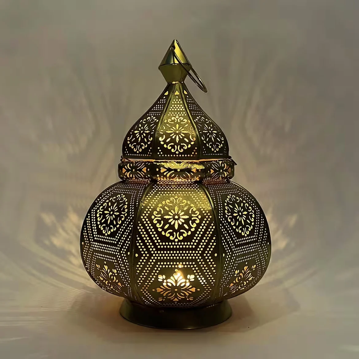 Top Seller Gold Metal Handmade Moroccan Candle Holder Lantern for Home and Garden Lighting Decorations Table Lamp Available