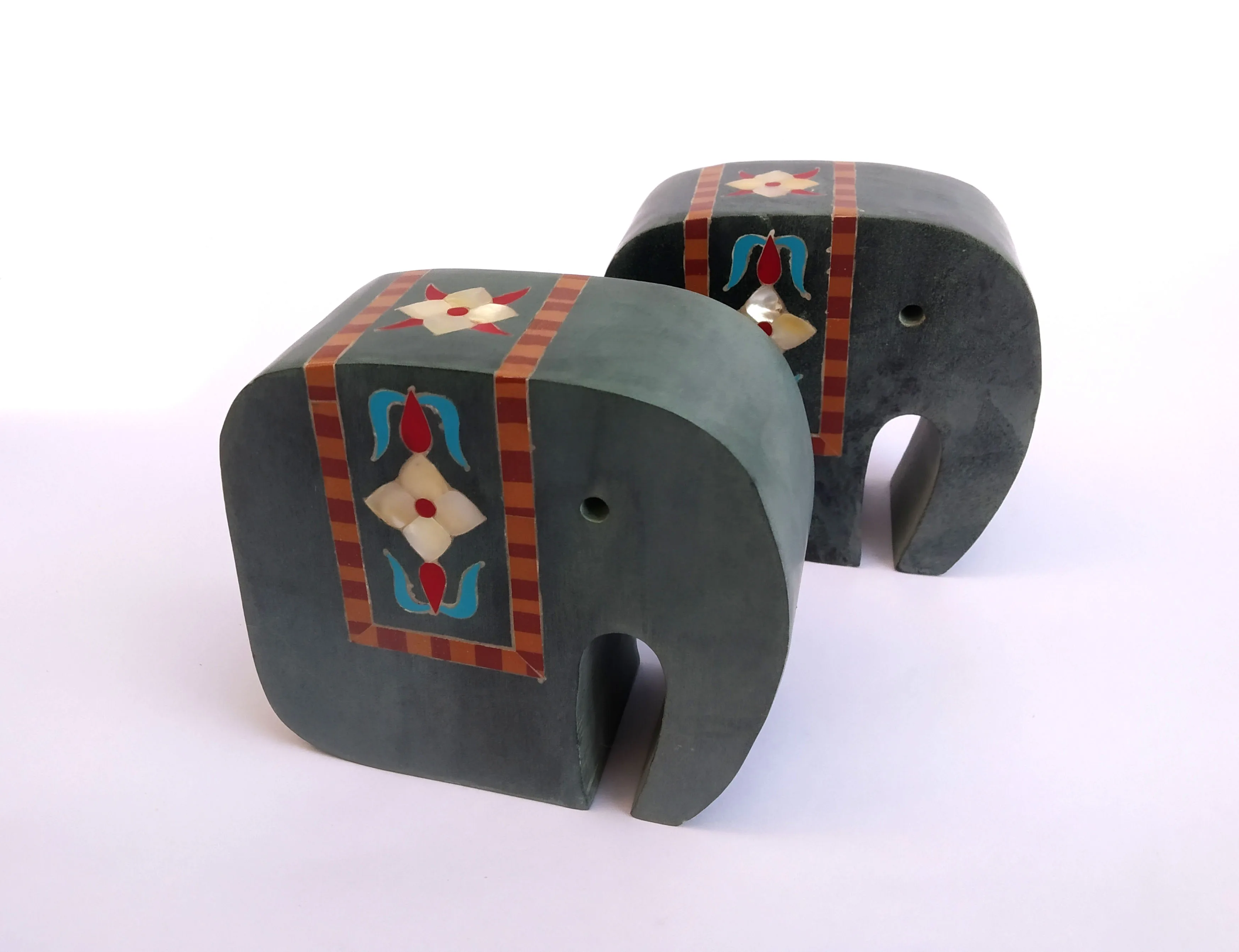 Natural Stone Soapstone Painted Elephant Indian Hand made Artisan Elephant Statue For Home Decorative Undercut Carving Design