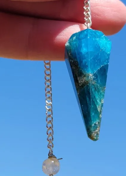 Hot Sale Natural Apatite Crystal Pendulum Faceted Cone Gemstone Pendulum Meditation Metaphysical Healing Pendulum