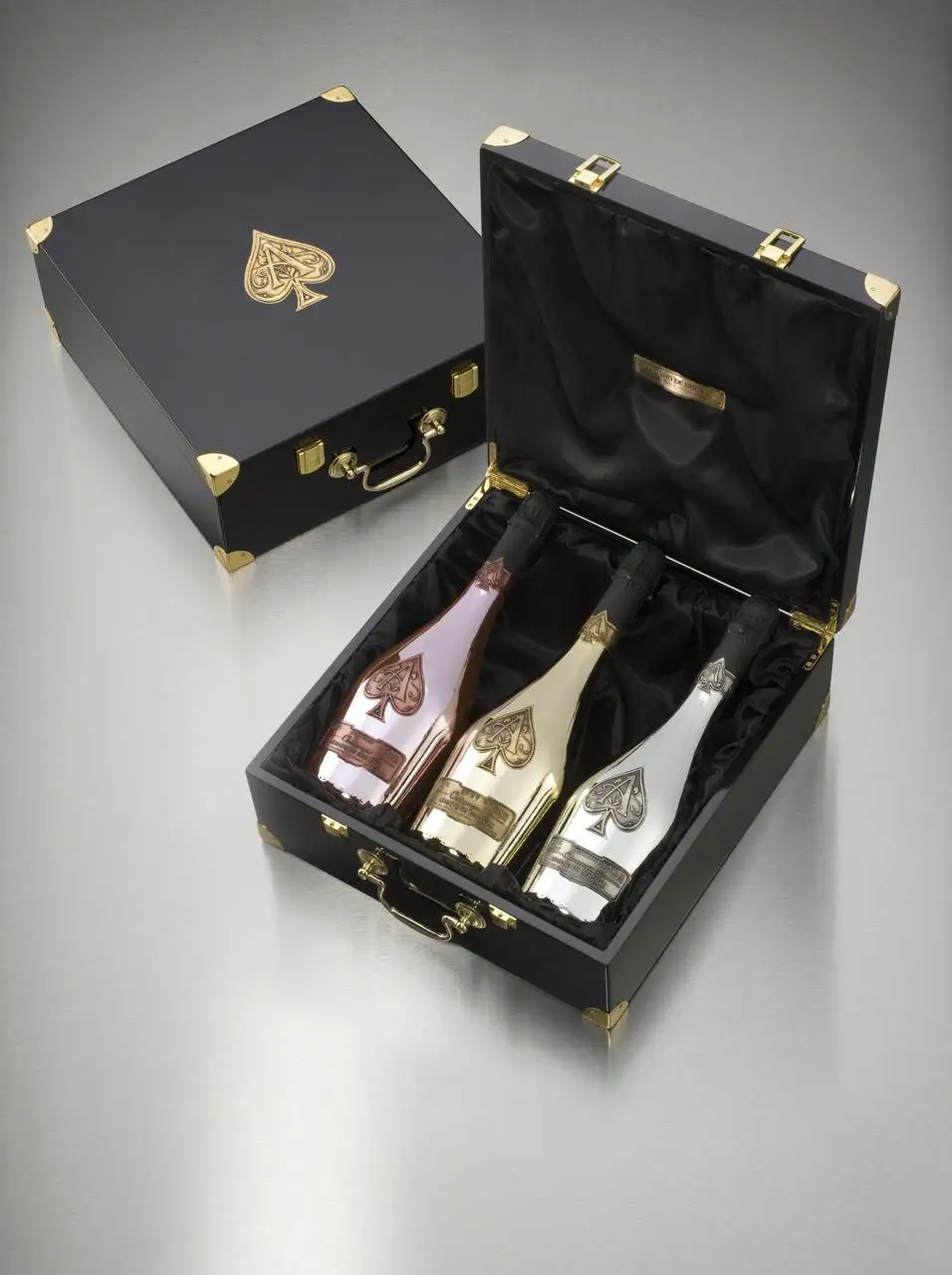 Лидер продаж со скидкой Armand de Brignac Brut Gold 750 мл Ace Of Spades сверкающее вино
