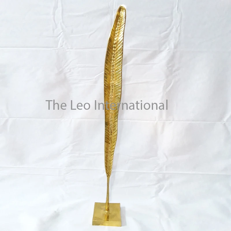 Modern Home Accent Decorative Steel Wire Sculpture Black Metal Crafts Showpiece Custom Centerpiece Home Decoration Accessories