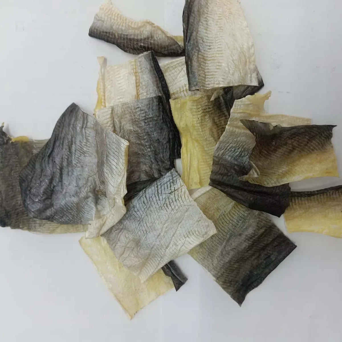 Хрустящая сушеная Рыбная кожа пангасиуса/Высококачественная закуска с натуральным вкусом и отличной питательной ценностью/сделано во Вьетнаме