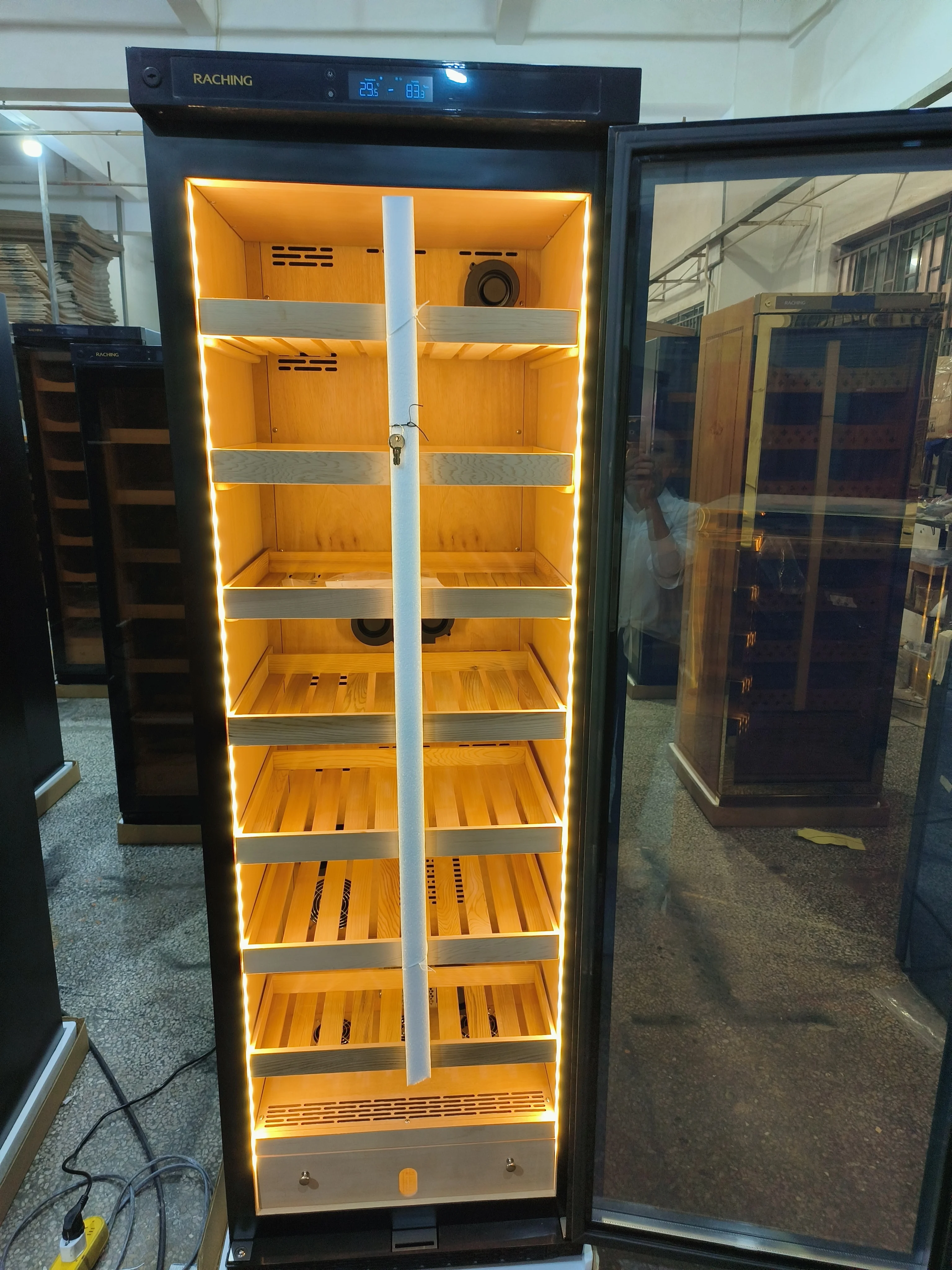 RACHING Factory Direct Competitive Electronic Compressor Cigar Cabinet Humidor C380A with Cedar Wood Shelves