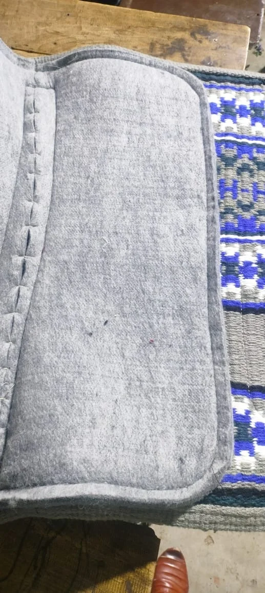 100% NEWZEALAND WOOL SADDLE BLANKET WITH FELT LINING LEATHER PATCH DESIGN/CUSTOM DESIGN WESTERN WOOL PADS