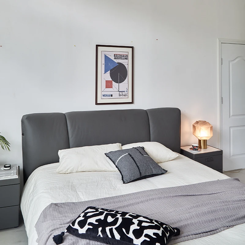 Contemporary Modern Bedroom Set with Comfortable Sleeping Bed and American King Size Design