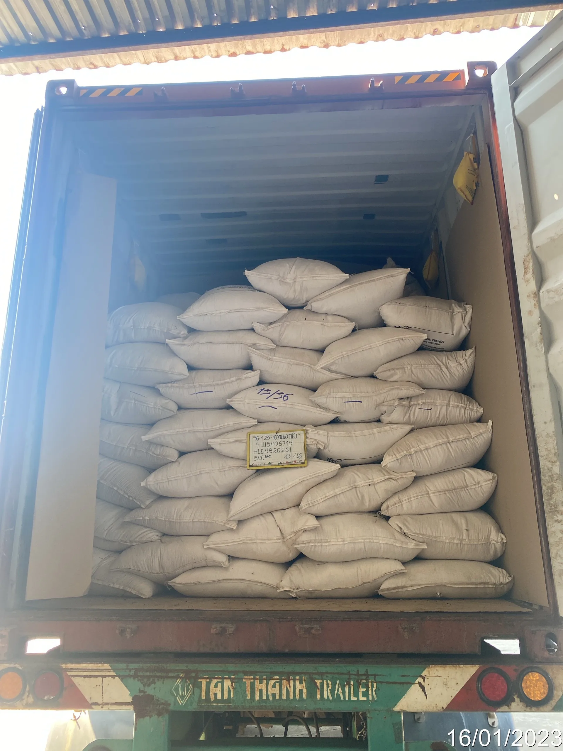 Organic Spicy Black Pepper Ground with Best Price in Bulk Quantity Natural Vietnam Pepper Hot Selling Dried Black Pepper