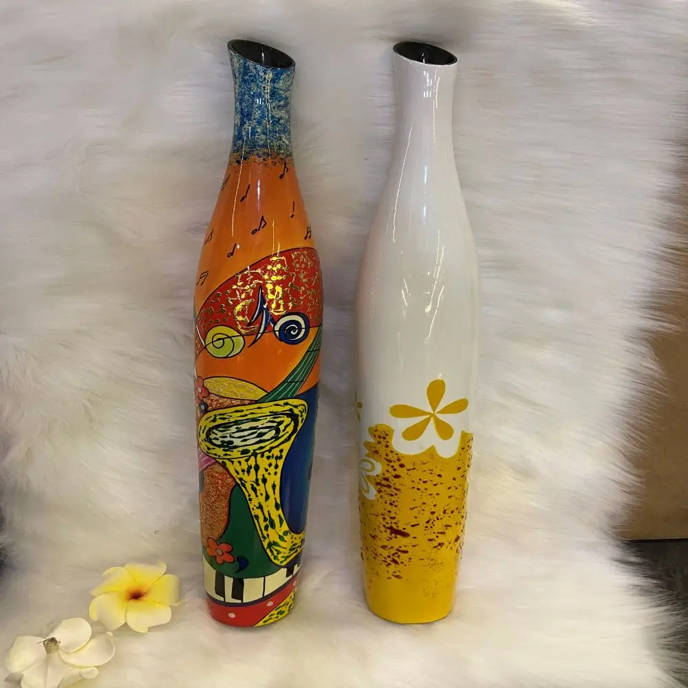 Eco Friendly Nice New Collection Hand Painting Beautiful Lacquered Vase For Displaying Dry Flowers and Home Decoration