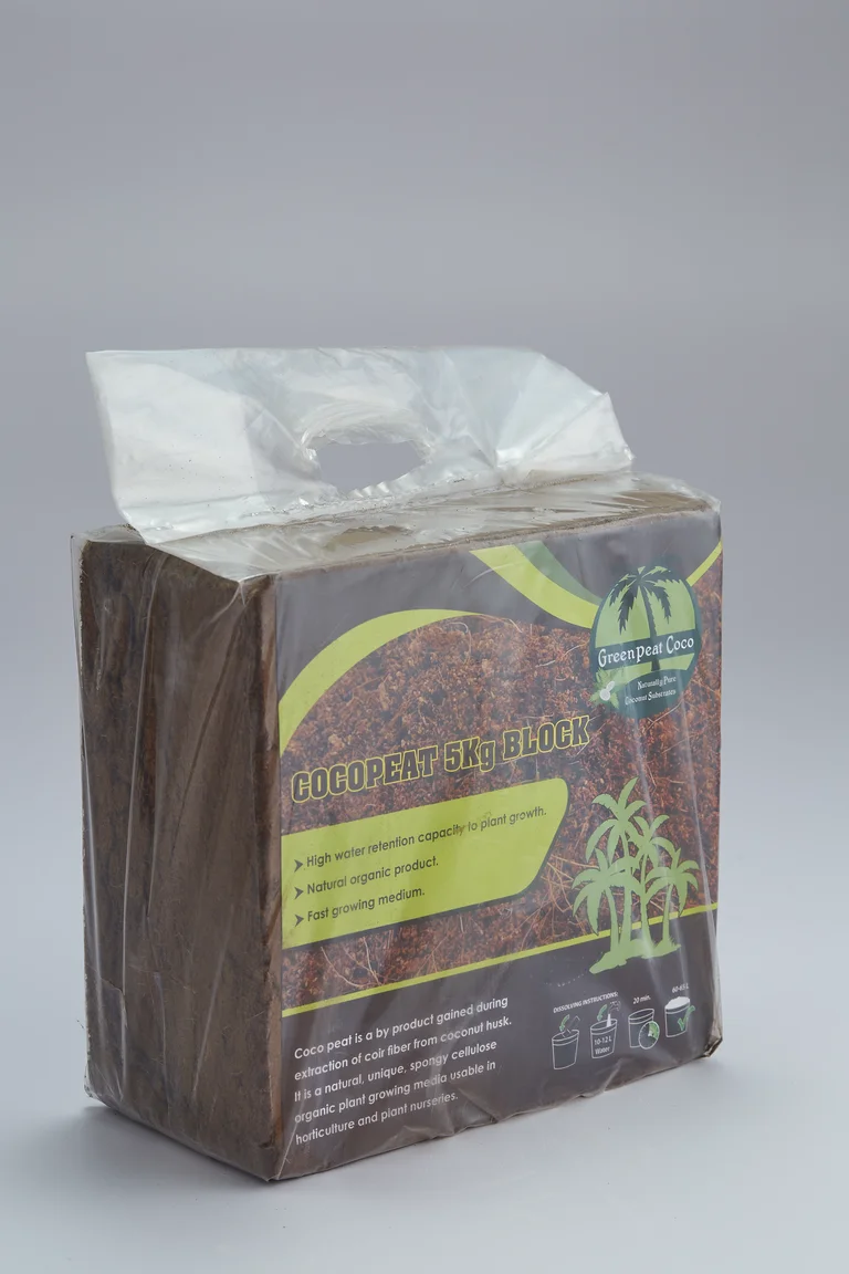 Sustainable Agricultural product 5kg Cocopeat block made from natural coir-pith 2024 exporters of original coconut substrates