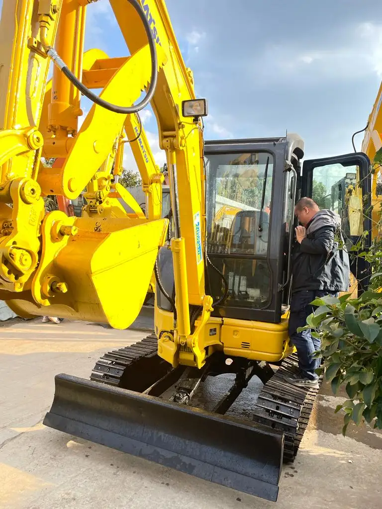 Good Condition Second Hand Used Mini Digger Komatsu Pc35 3Tone Excavator for Sale In Vietnam