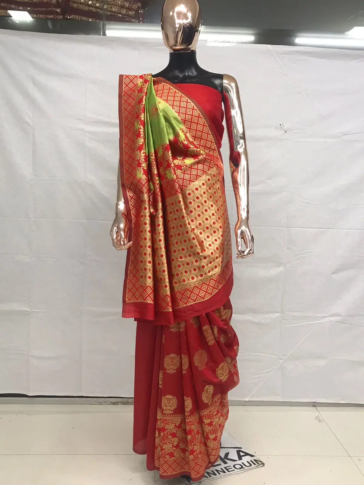 Indian New Trendy Designer Soft Banarasi Silk with Weaving Heavy Pallu and Same Weaving Border Blouse Saree for Women Wear