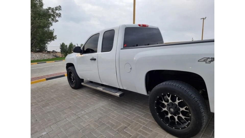 2012 CHE VROLET SILVERADO LHD